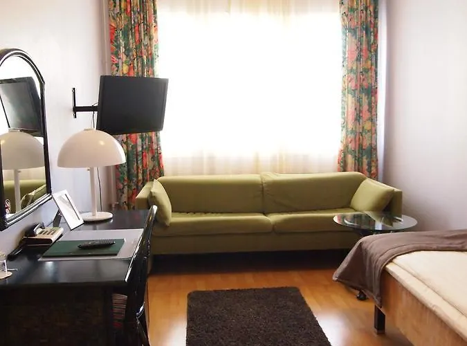 洛赫亚酒店 酒店